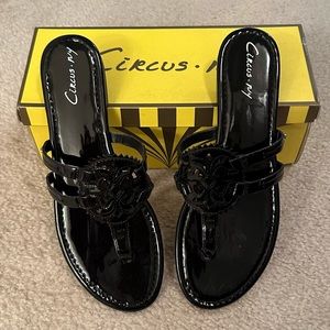 NWT Sam Edelman Circle Black Paten Leather Sandals
